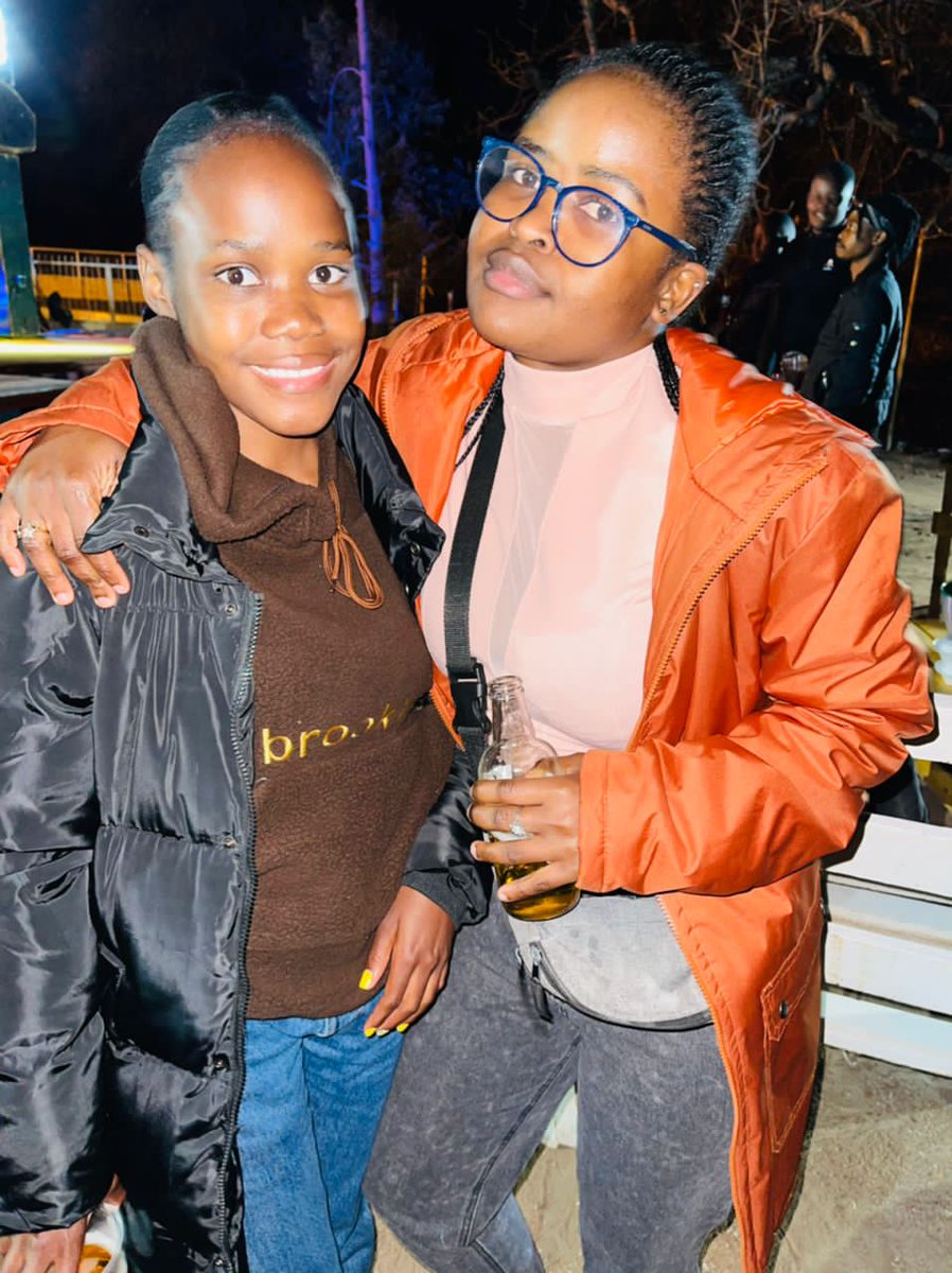 lala.larona 🇧🇼 tweet media