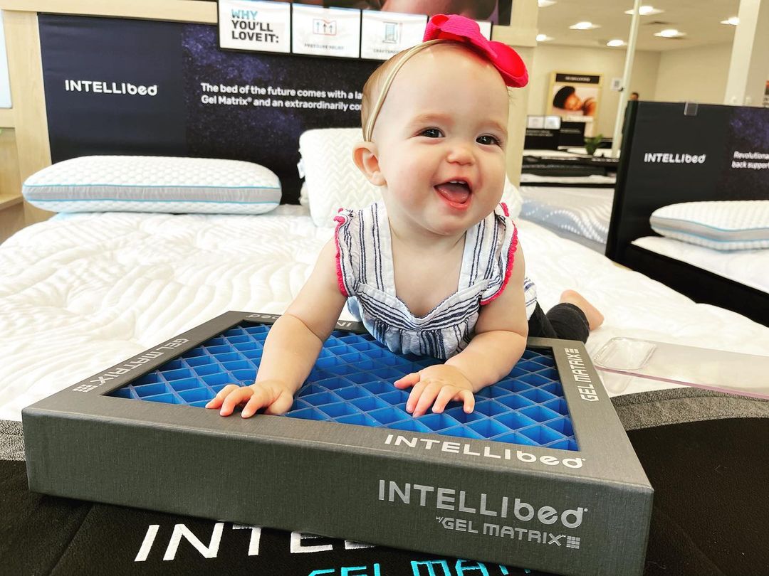MattressFirm's tweet photo. New parents deserve a new mattress. 😴

📸: IG rachcrad
#SleepLikeABaby #SleepBetter #Sleep https://t.co/LdyUDFZnJ7