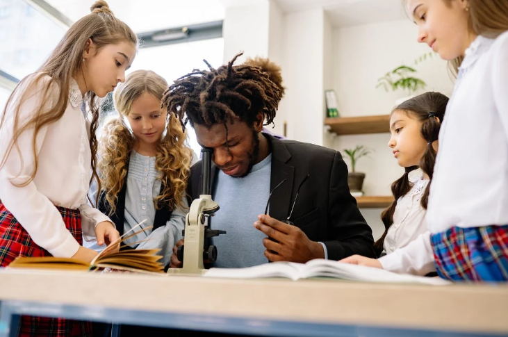 StopAndListen6's tweet photo. This National Make a Difference for Children Month, YOU can be the ONE PERSON to make all the difference in a child’s life. #makeadifferenceforchildren #teaching #learning #happykids #childrenfirst #childrencanthrive #kids #july #makeadifference #kidsmatter https://t.co/yahOOVzUo1