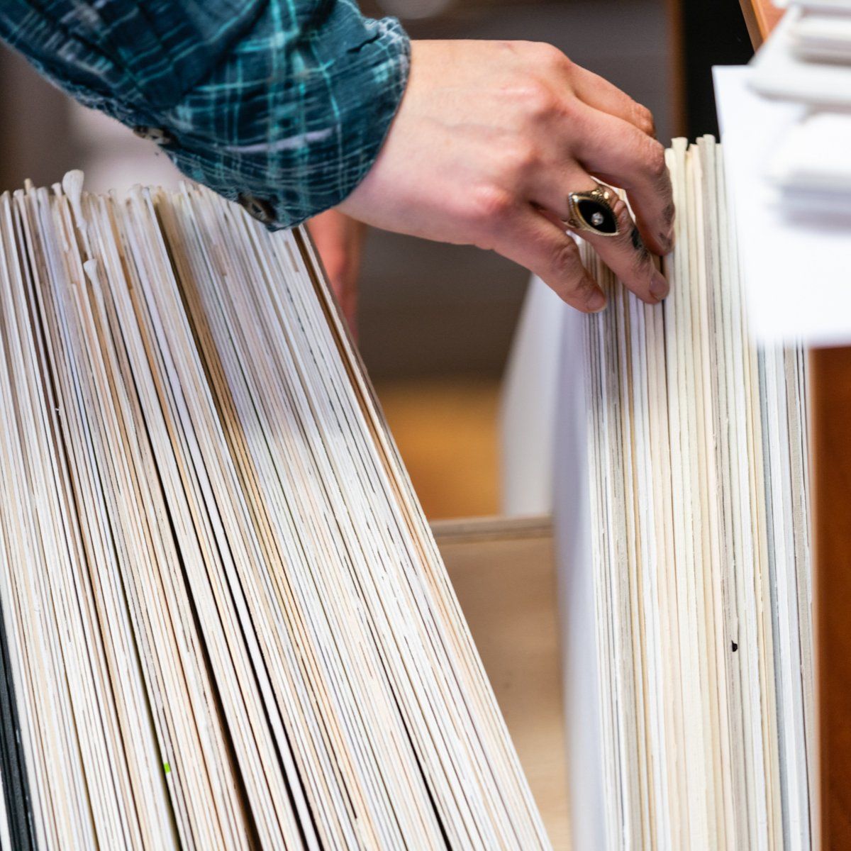 AllenFrame's tweet image. Did you know we offer fine art prints and originals for sale? Let us help you find that master print or provide insight for appraising your collection.