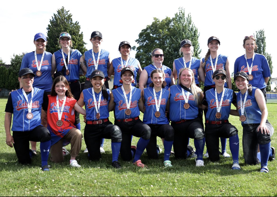 LakehillBall1's tweet photo. Congrats to @LakehillBall1 U23 on their Bronze Medal finish in @VisitRichmondBC for the Women’s B Prov’s.  They played 7 games in 48 hours;4 games in a row on Sunday, ah, the back door losers bracket! 8am,10,12,2 pm. They won their 12 noon game with a walk off single bottom of 7. https://t.co/d2dkH274dc