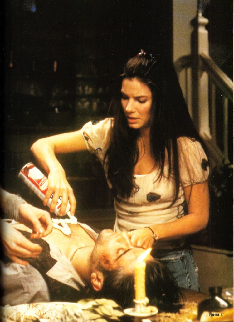 Happy Birthday to Sandra Bullock 

Her role as sally in practical magic is god tier 