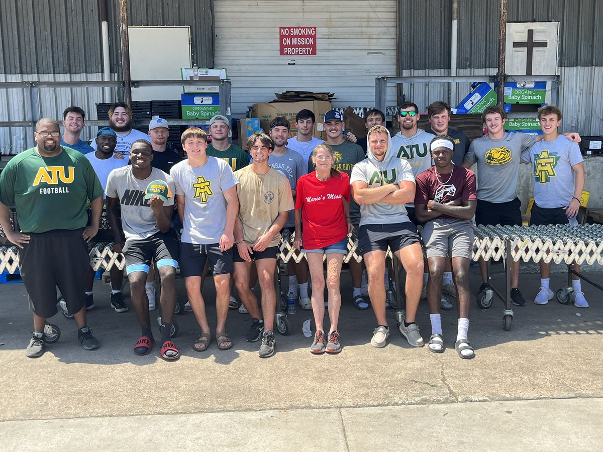 ATUFootball's tweet photo. Grateful to help serve such an incredible community! #LinkItUp https://t.co/ggWv616wxx