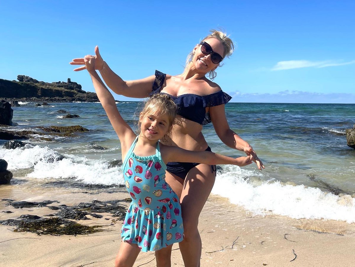 Kristina Rihanoff tweet media