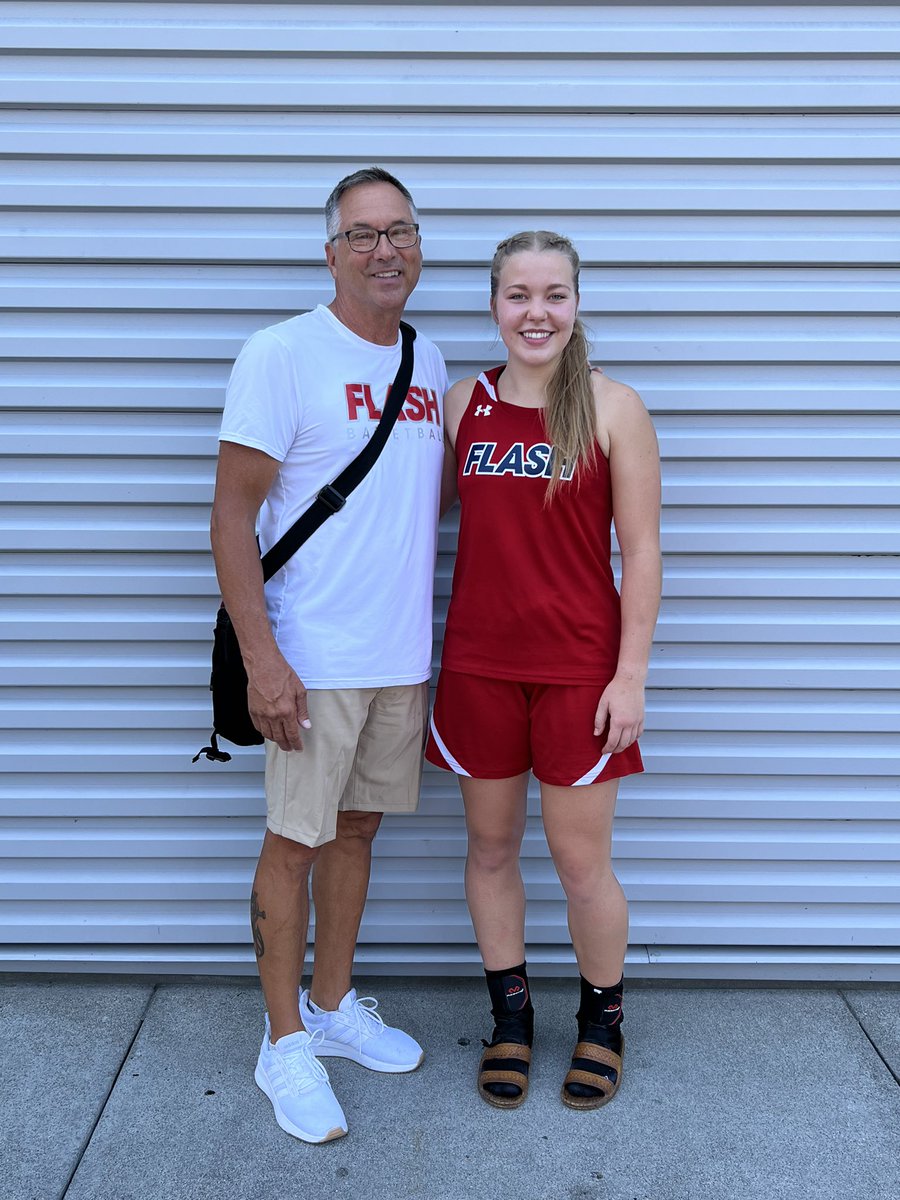 EdlefsenRylie's tweet photo. Such great competition this week in Sacramento &amp; LA! So grateful for these amazing girls and coaches for making this AAU season awesome!! 🏀❤️‍🔥 https://t.co/1UqankE9Zx