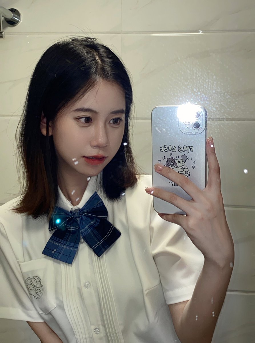 qingwenpi's tweet photo. 假发 就很神奇的一个东西 明天晚十分钟起床吧 我今天真的睡不着🥺 https://t.co/CKz2nPm93k