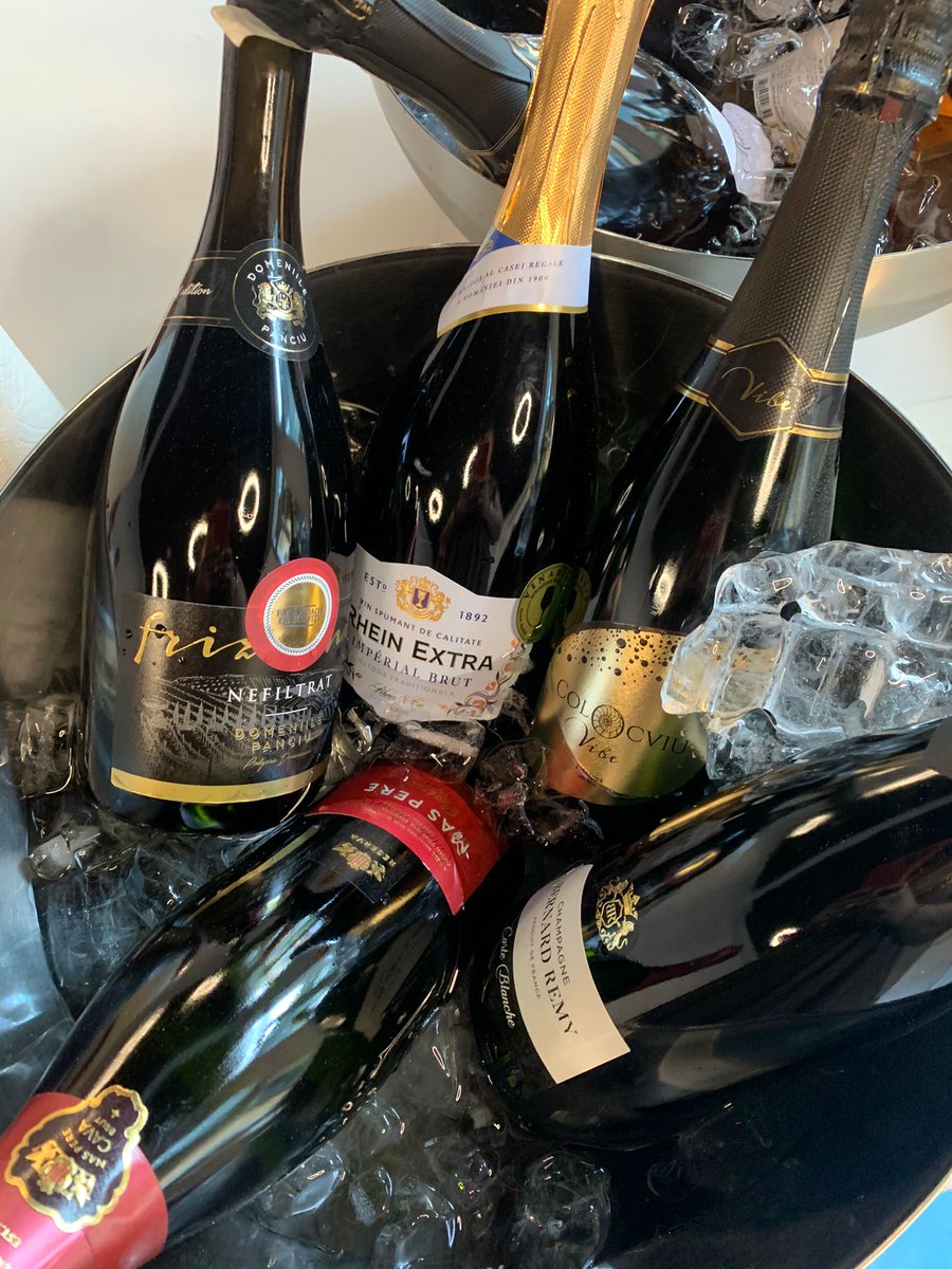 NoTeaNoMotion's tweet photo. Just finished my wine tasting class and, as they say: " Don't be sad it's over, be happy it happen" 🥰🍷🍾
#winelover #merlot https://t.co/Sg4TnQ21Ud