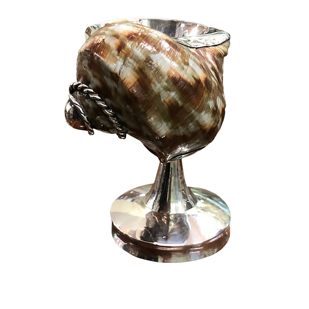 Mid-Century Cowrie Shell Master Salt Cellar

bit.ly/3vfKV2O

#hamlettsantiques #cowrieshellsaltcellar #mastersalt #cowrieshell #sterlingsaltdip #silvercowrieshell #salt #silvermastersalt #sterlngsilver #midcenturysalt #midcenturydecor #sniderplazaantiques #chairish