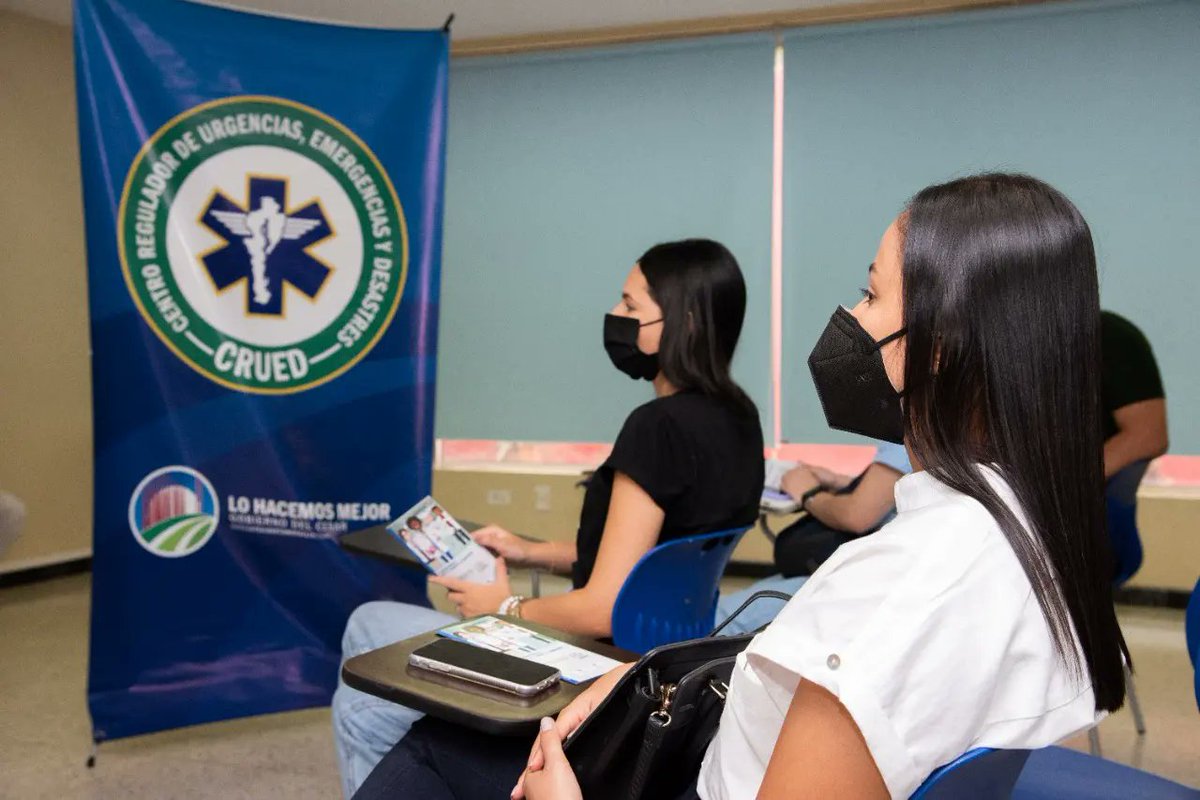 cruedcesar's tweet photo. #SaludAlDía 🗣️ Brindamos capacitación e inducción al Servicio Social Obligatorio a los profesionales de la salud de nuestro departamento. 

👨🏻‍⚕️ 👩🏻‍⚕️Formamos a quienes brindarán atención a los ciudadanos en clínicas y hospitales. https://t.co/pGfTOFZUMi