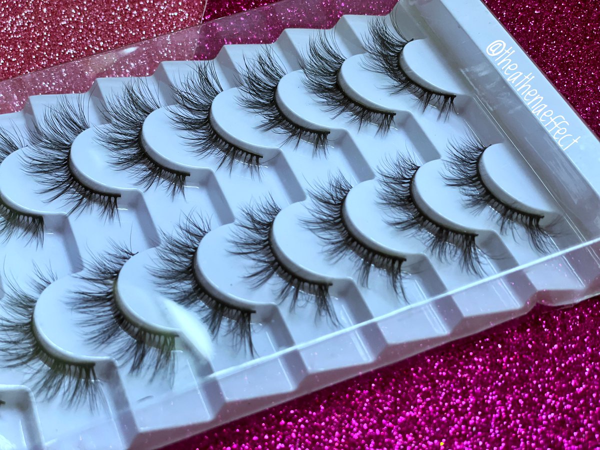 theathenaeffect's tweet photo. What’s not to love?

Lightweight.
Reusable.
Fans out at the edges. 
Very wispy. 

Voan lash tray.
4000 Naira https://t.co/51cvOowcoA
