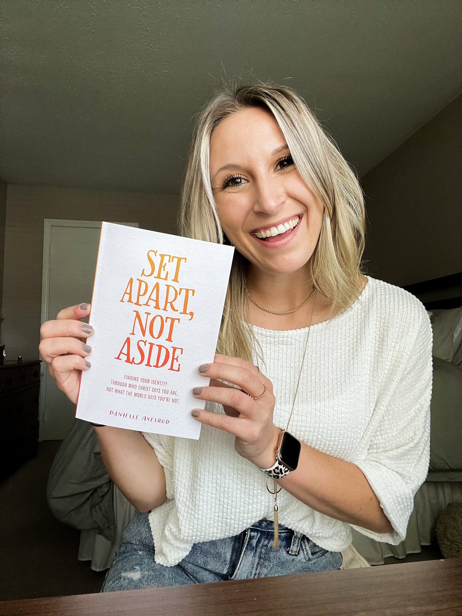 My first book released TODAY! 🥹🖤

You can order it here:
amazon.com/Set-Apart-Not-…

#newauthor #christian #christianauthor #BookTwitter