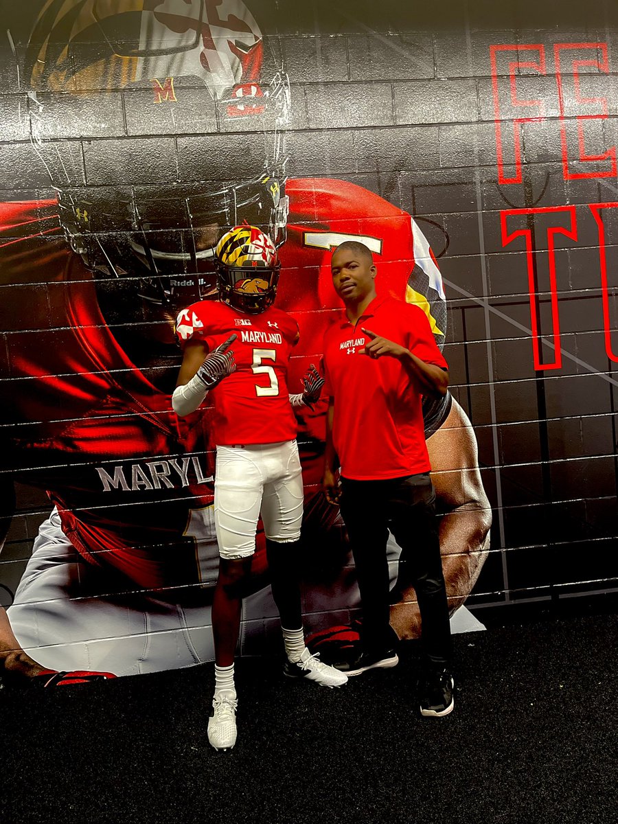 I had a amazing visit at U of Maryland today.Thanks & S/o to @CoachThomas_14 @CoachGVDixon @TerpsFootball I am blessed to receive an offer from University of Maryland @DennisCurrence @JibrilleFewell @SC_DBGROUP @southpointeFBSC @NPCoachJeff @RivalsFriedman