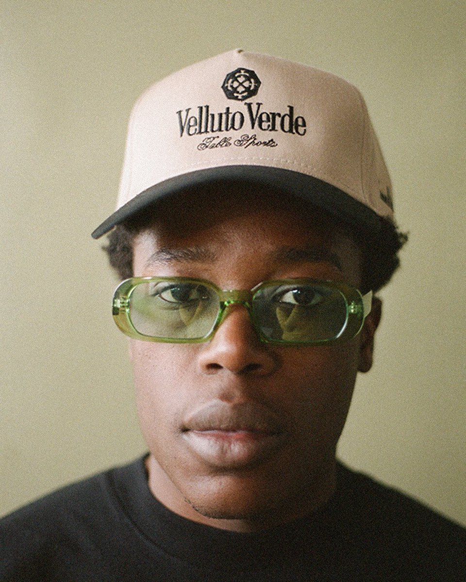 vellutoverde_us's tweet photo. Headwear:

Malizia. https://t.co/aQbP9R1xOU