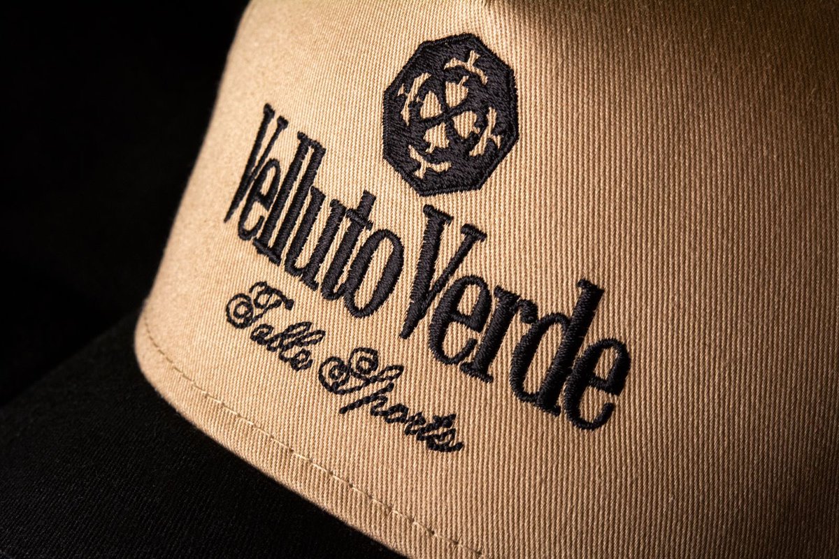 vellutoverde_us's tweet photo. Headwear:

Malizia. https://t.co/aQbP9R1xOU
