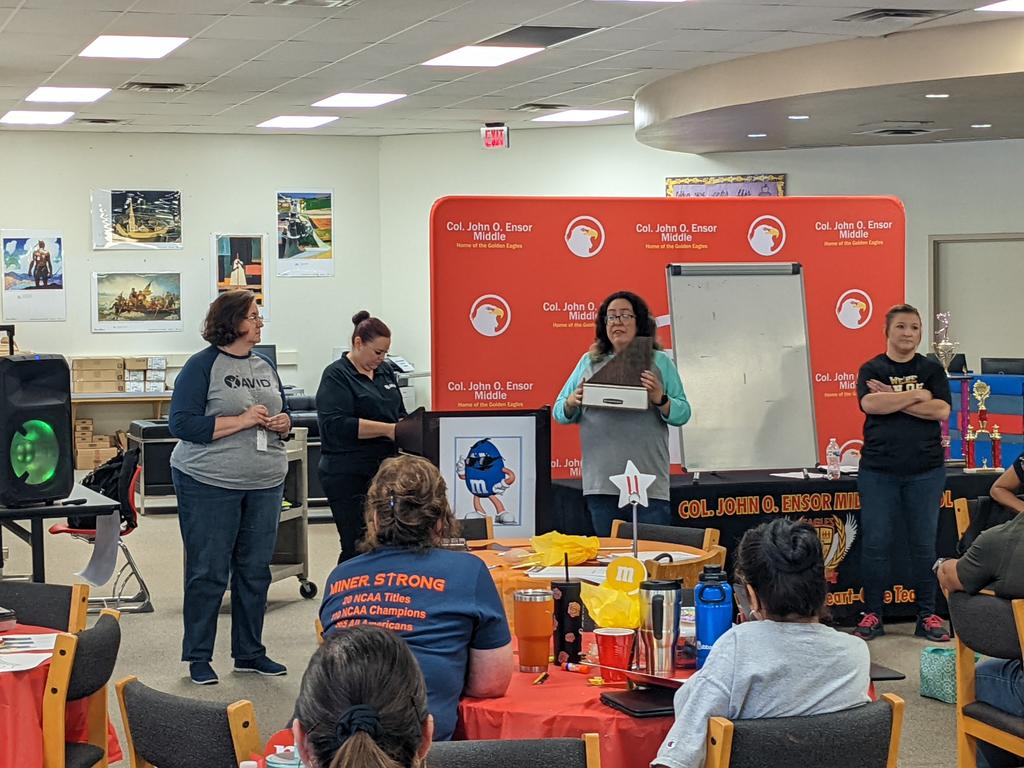 LizaA_Ensor's tweet photo. 22-23 Ensor AVID School wide. We're getting this party started with a delicious lunch from our AVID coordinator @MLedesma_EMS and a full PM AVID training. 💪💯 #TeamSISD @Ensor_MS #AVIDready https://t.co/PqooOSIbHP