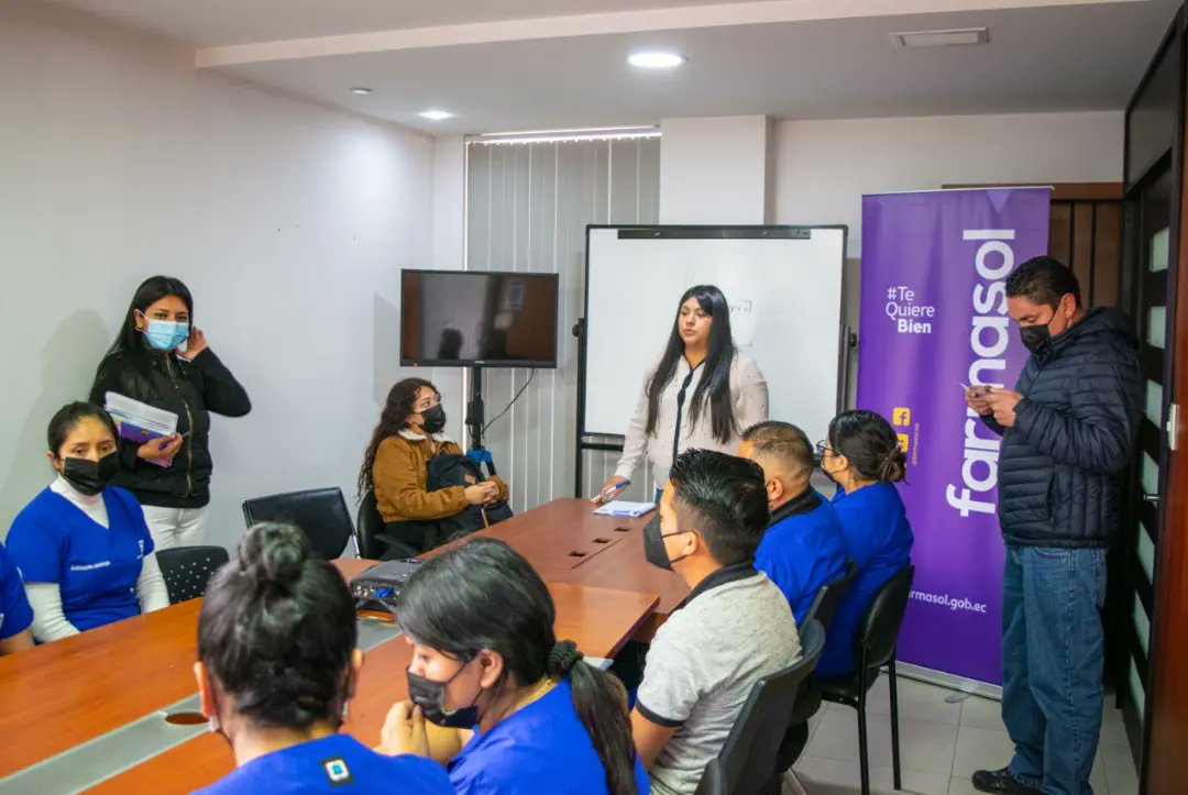 FarmasolEp's tweet photo. FARMASOL: fortalece su Institucionalidad. Dando continuidad al convenio firmado con Consulting Group, mantuvimos una capacitación de "auxiliar de farmacias" con los estudiantes que realizarán prácticas pre profesionales de 300 horas en nuestros puntos de venta Farmasol en Cuenca. https://t.co/dMnStLbgK4