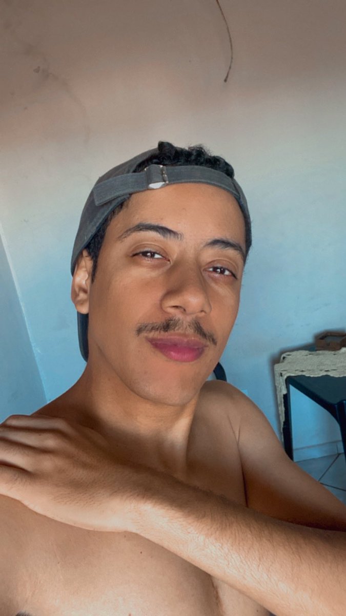murilomendespro's tweet photo. Mandei essa foto pedindo minha amiga em namoro e ela disso não kkkk https://t.co/sAAD7DAzE1