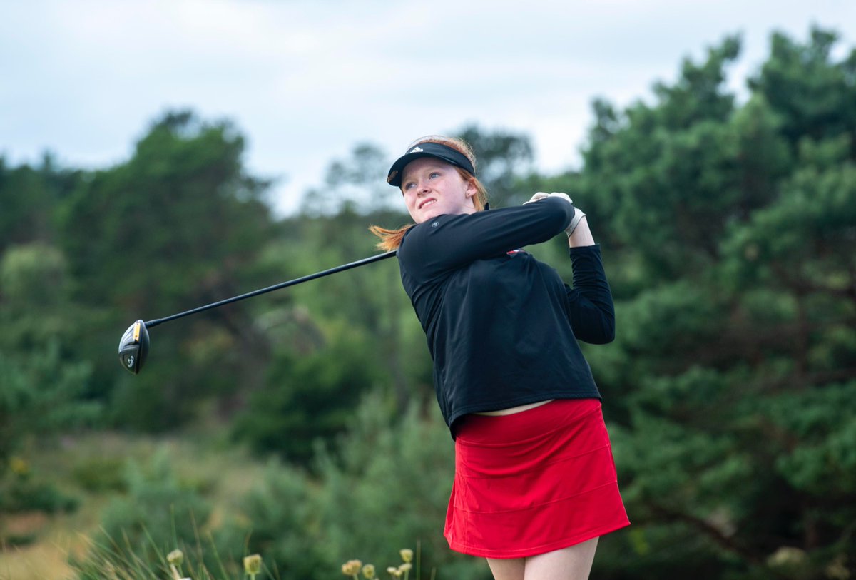 🏆 ENGLISH GIRLS U14/U16 CHAMPIONSHIP: Day 1 

😬 It's tight at the top! - Rosie Bee Kim (-4) and Annabel Peaford (E) take a one shot lead in their respective categories into round two at <a href="/FormbyLadiesGC/">Formby Ladies Golf Club</a>.

Read the report: fal.cn/3qxVo

🇺🇦 #EGStandswithUkraine 🇺🇦