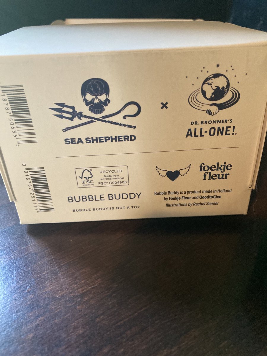 moonflower68's tweet photo. @DrBronner Thank you so@much for the gift! It’s awesome! 😊
#DrBronner
#Seashepherd
#OceanBubbleBuddy https://t.co/CKHvWmTDBW