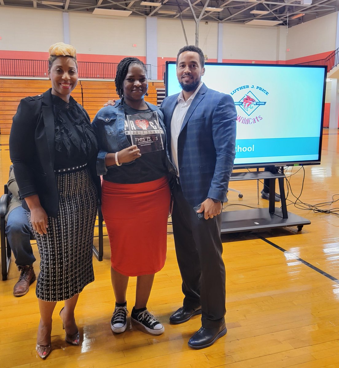 tech4msbritt's tweet image. 🎉CONGRATULATIONS to our values day winners .. thank you for your commitment to the students/family @PBS_Atlanta📸@phillipsl08 #ChoosePurpose #PBSAInstructTech #TechWithPurpose