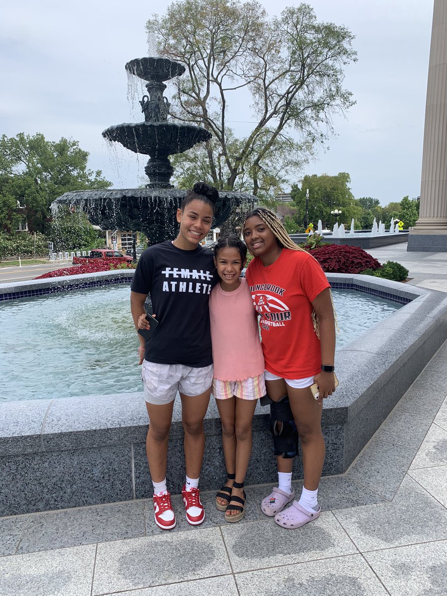 Had a wonderful visit today at Belmont university !! Thank you so much to coach’s <a href="/BartABrooks/">Bart Brooks</a> <a href="/Coach_AmyMalo/">Amy Malo</a> <a href="/BoomJamey/">Jamey Givens</a> <a href="/Jessica_MHolman/">Jessica Mooney Holman</a> ❤️💙