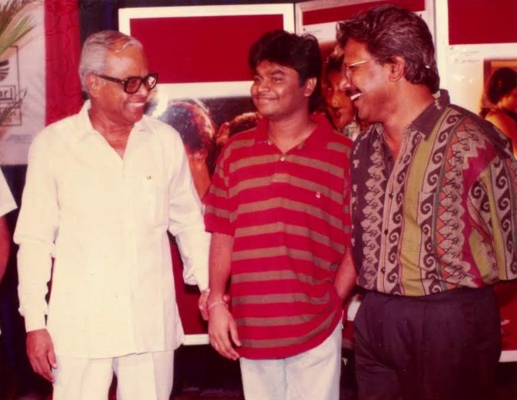 MarwanNizam's tweet image. Today marks 30 years since the #MozartOfMadras @arrahman released the soundtrack of the #RojaMovie with the movie&apos;s legendary director #ManiRatnam and in the presence the iconic director K.Balachandar in 1992.

#ARRahman was 25.
#30YearsOfARRahman #30YearsOfARR #IsaiPuyal