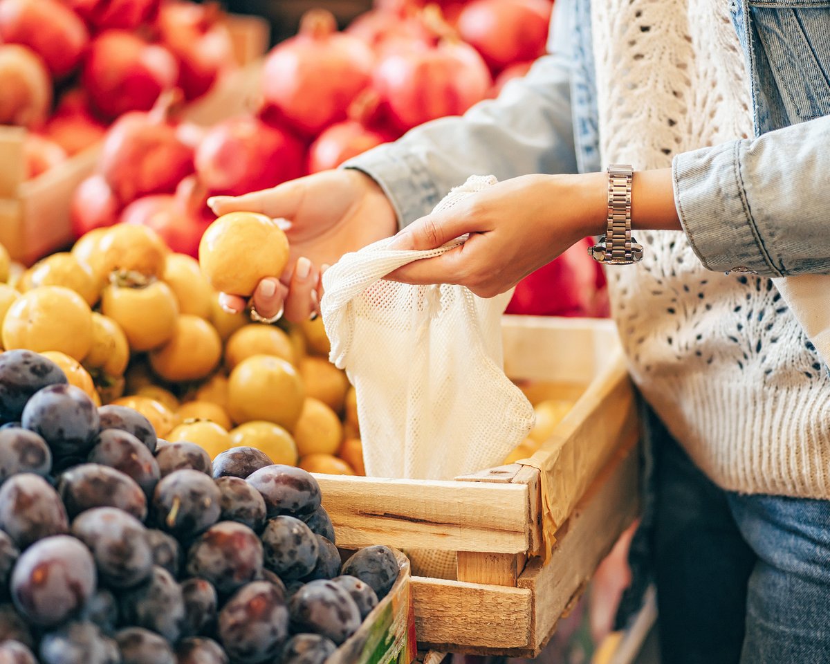 NonGMOProject's tweet photo. For the 46% of people who wish to #avoidGMOs, knowing where they aren't is just as important as knowing where they are. This week, we unpack some common misconceptions about #GMOs, including the idea that "everything is a GMO." https://t.co/FZV2NIwnbv https://t.co/MgR8lWyZob