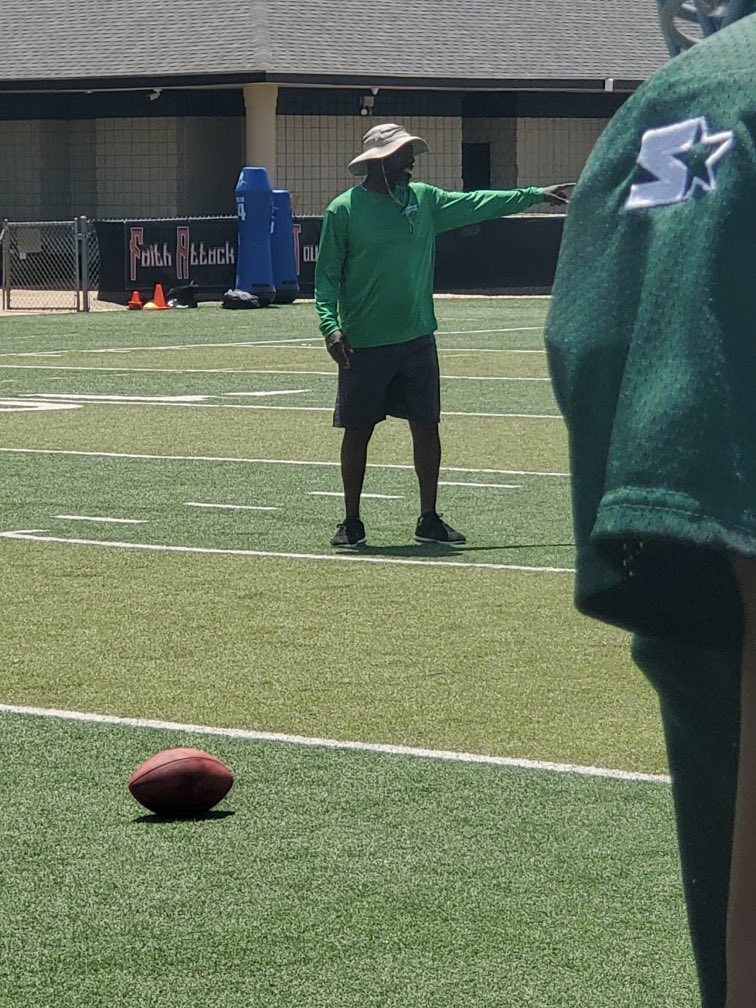 <a href="/MLFBofficial/">MLFB</a> @Attack_MLFB @dcfbcoachwilson <a href="/DaleCarlson63/">Dale Carlson</a> <a href="/DerriusDBell/">🏈Derrius Bell🏈</a> Today was a great day to have a great day!!!