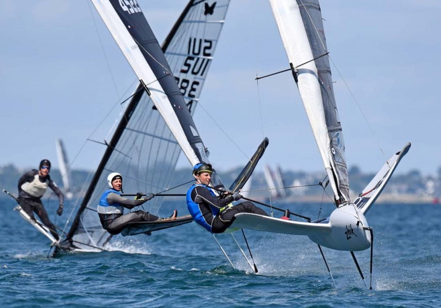 Le récap' des deux premières journées du championnat d'Europe de moth à Quiberon est à voir ici en vidéo
letelegramme.fr/voile/champion…
@JulienVillion <a href="/benoitmarie20/">benoit marie</a> <a href="/sebastiencol/">Seb Col</a> <a href="/Dylanfletcher_/">Dylan Fletcher</a> <a href="/NoeDelpech/">Noé DELPECH</a> <a href="/ClementCron/">clément cron</a> 
Photo Christophe Le Bohec
<a href="/ENVSN56/">Ecole Nationale de Voile et des Sports Nautiques</a> <a href="/YCCarnac/">YC Carnac</a>