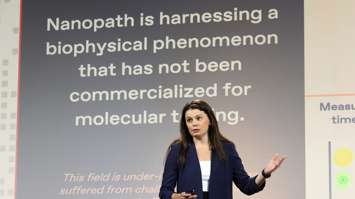 Congratulations to the #2022AACC Disruptive Technology Award Winner, Nanopath! The Nanopath solid-state biosensing platform utilizes ultrasensitive optical detection, eliminating the need for nucleic acid amplification. Learn more about Nanopath: ow.ly/wQ6A50K4N6P