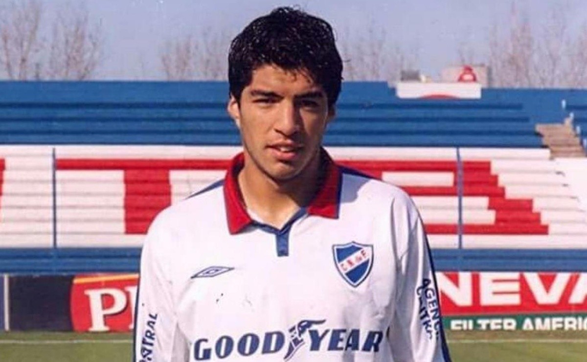 OFFICIAL: Suarez returns to boyhood club Nacional