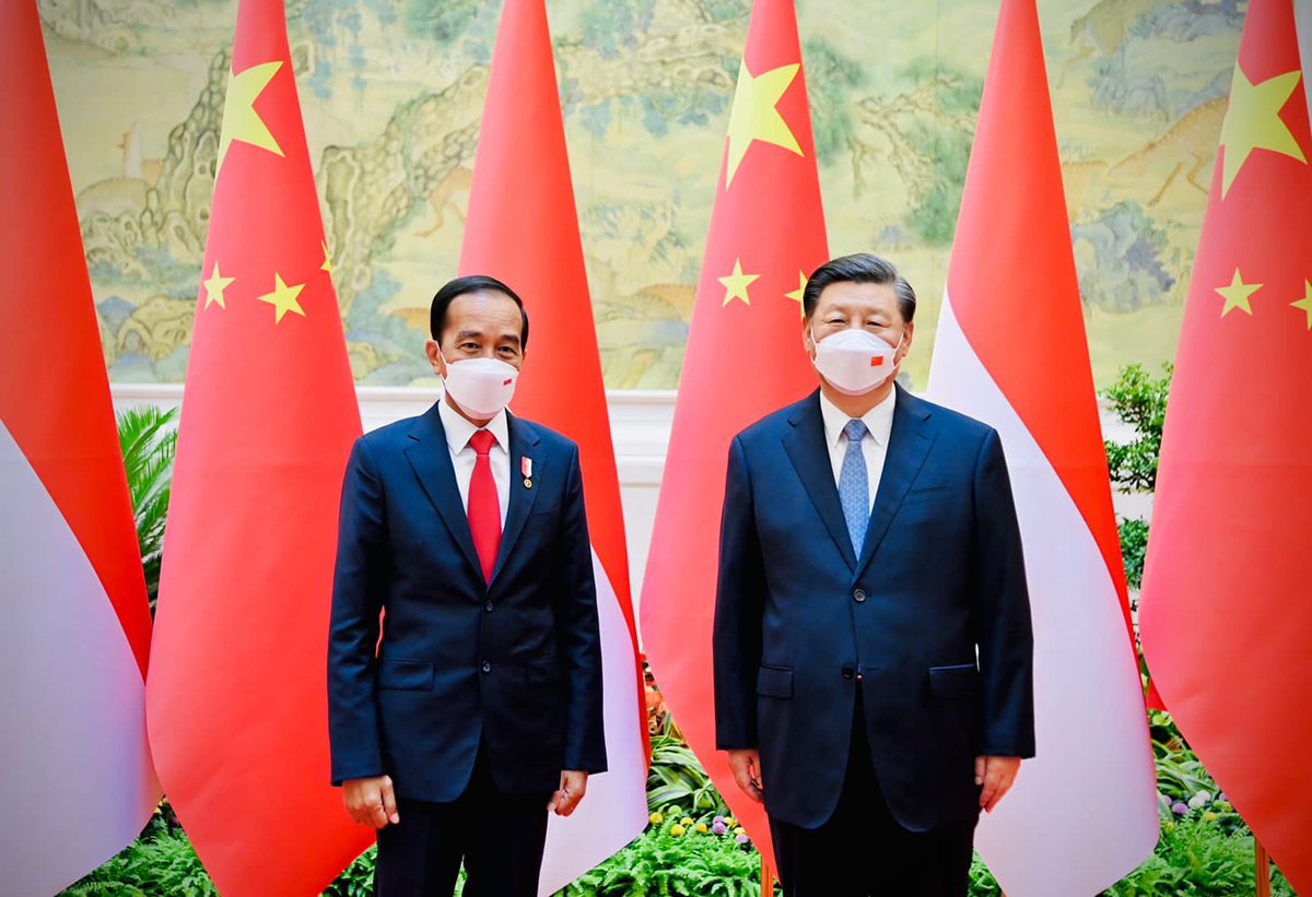 Menlu_RI's tweet photo. As comprehensive strategic partners, Indonesia and China must fill its partnership with cooperation that is mutually beneficial for the two countries, for the region and for the world

🇮🇩🇨🇳🤝🏻 https://t.co/SH2WeX7L0u