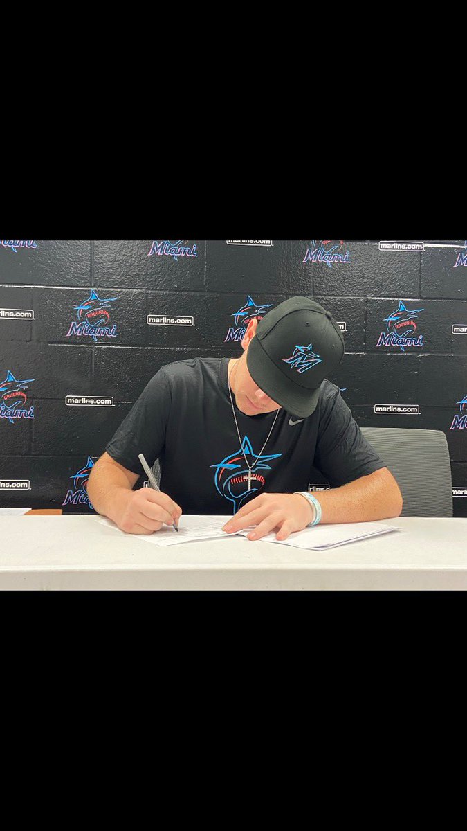 Cherri Lane 🩶#BucStrong #33Forever🩵 tweet media