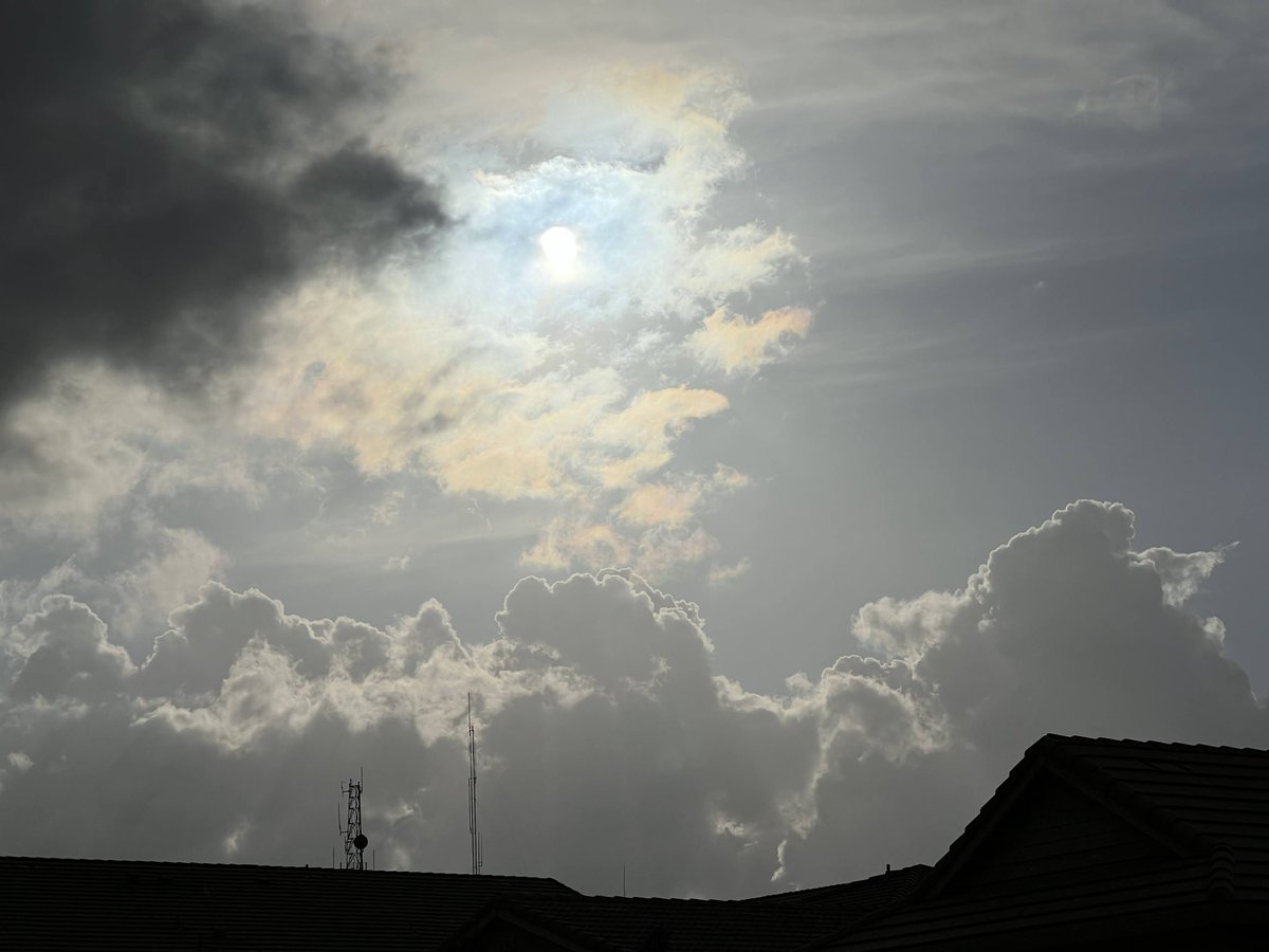 eggbeei's tweet image. here are a #moon and #sky picture that I took a while back— the picture of the moon was taken thru a #telescope :]