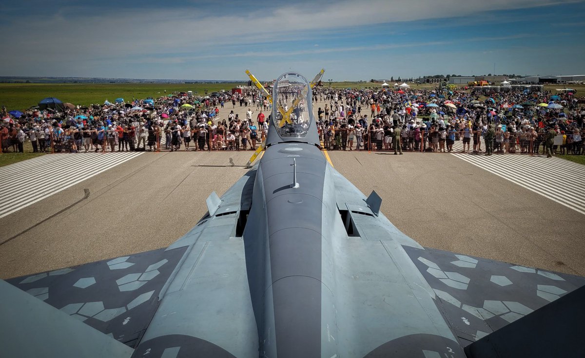 CF18Demo's tweet photo. A big thank you to #WingsOverSpringbank. We had a great time and look forward to next time! Our next performance is at the #LethbridgeInternationalAirShow July 30 and 31. See you there! #CF18Demo https://t.co/wfJQy3JXc6