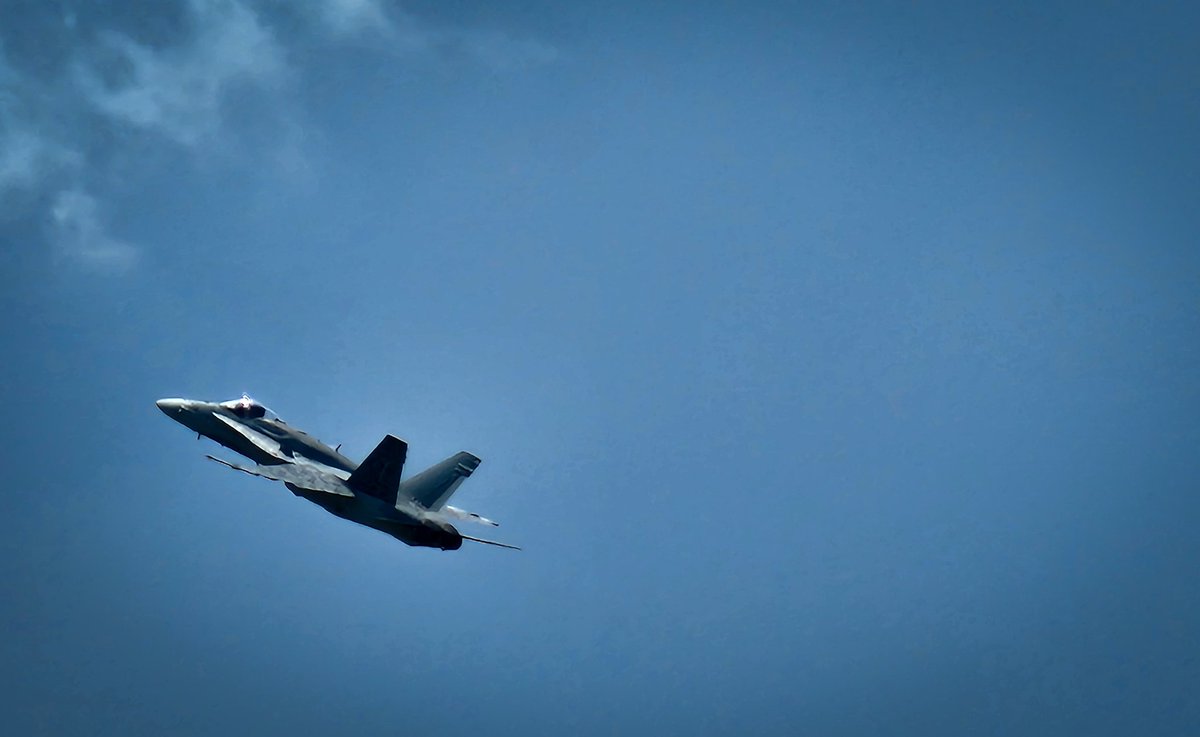 CF18Demo's tweet photo. A big thank you to #WingsOverSpringbank. We had a great time and look forward to next time! Our next performance is at the #LethbridgeInternationalAirShow July 30 and 31. See you there! #CF18Demo https://t.co/wfJQy3JXc6