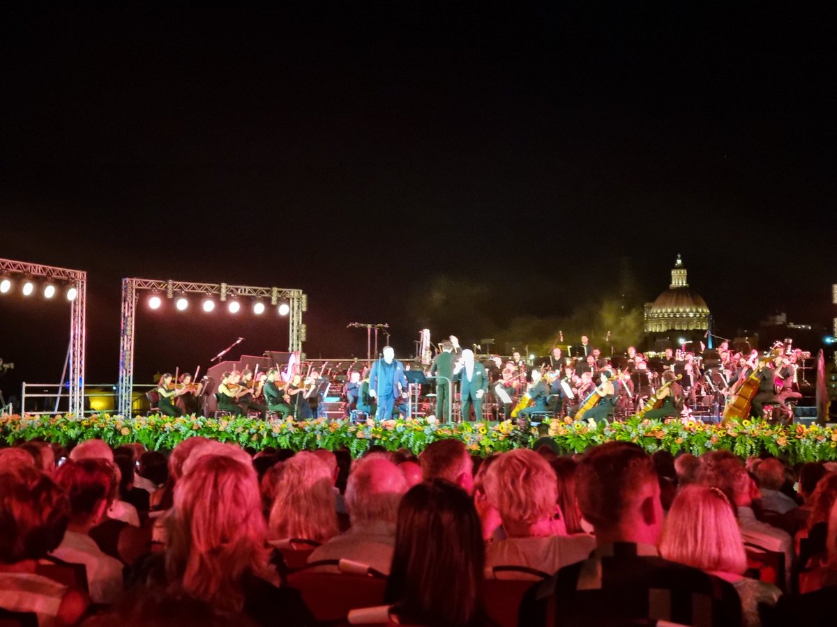 OwenBonnici's tweet image. Can it get any better? @MalteseTenor, @PlacidoDomingo, @MaltaPhil and our beloved Valletta in the same frame! 

Certainly, a night to remember!