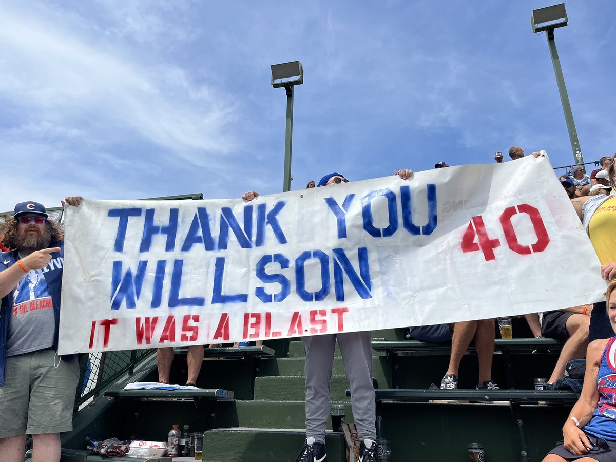 NiseiLounge's tweet image. If somebody on this app is at the game and gets a good pic of @valcapone &amp;amp; @BleacherJeff deploying our latest sign shop masterpiece in LF for the next @Wcontreras42 AB it would be appreciated.
