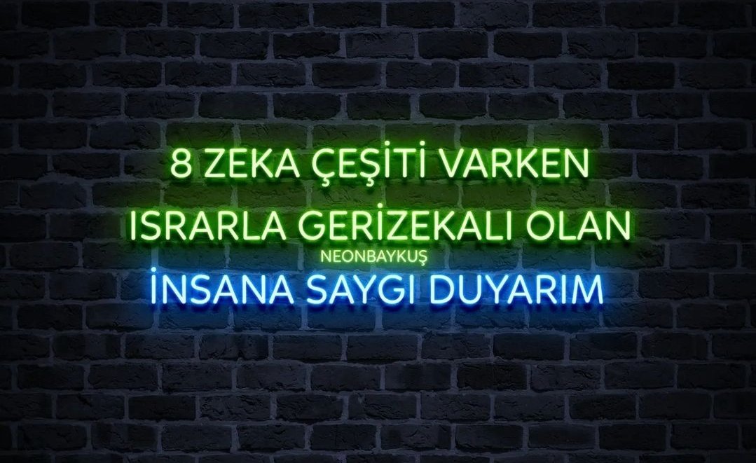 ANAHTAR DELİĞİ'nden bakarken dikkat etmeli,
İstediğini ararken istemediğini görmek pişman eder (.)
Üstelik gözün birini kısmak zorunda bırakır,
velhasıl zor iştir delikten bakmak😉