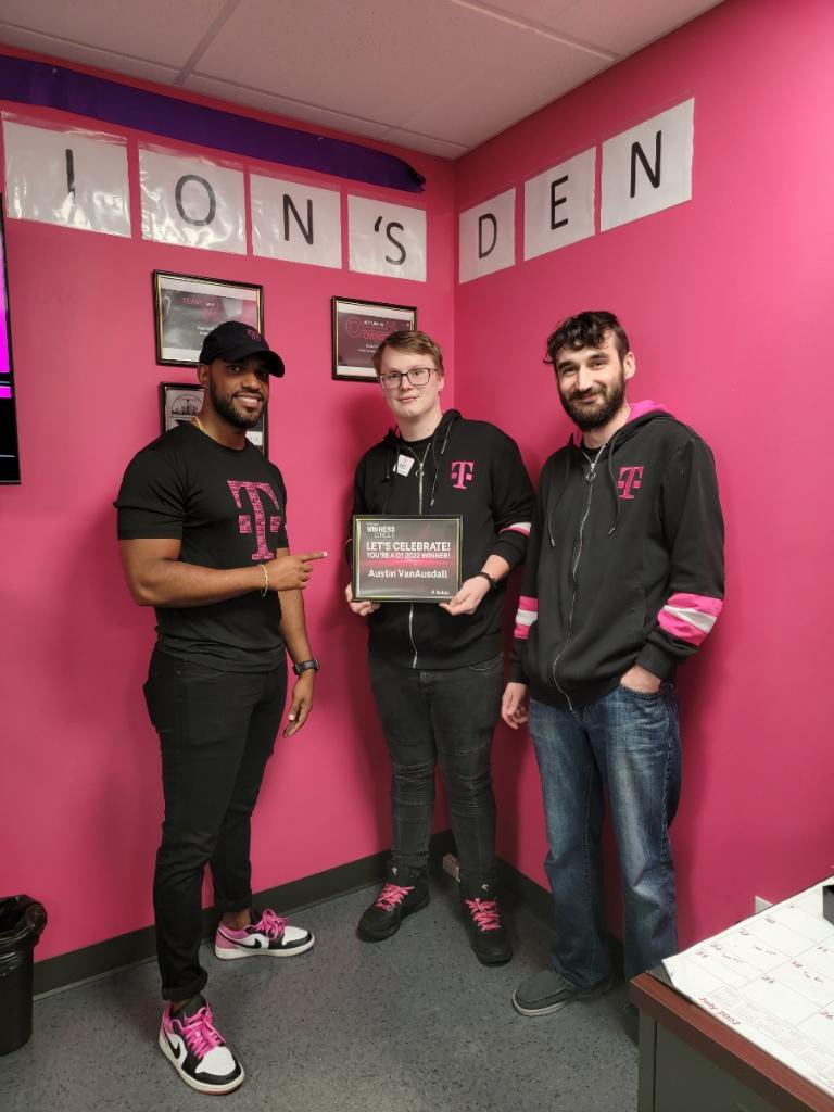 Excited to announce our very first WC Q1 here at Litchfield Lions! Austin comes in everyday eager to make an impact. He’s taken additional responsibilities outside of his role by owning Brand for the store. I can’t wait to see what the future holds!🎉🎊 <a href="/pedrobyers1/">Pedro Byers</a> <a href="/tglover187/">Terrance Glover</a>