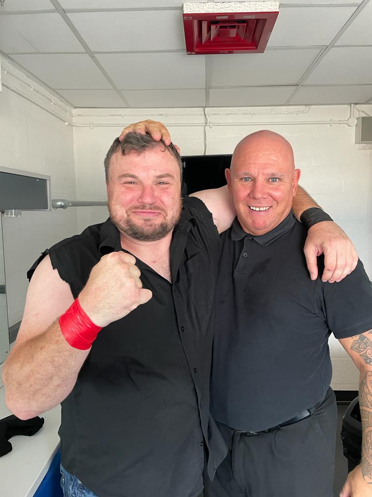 RealTommyDean's tweet photo. Papped again by the legendary @WARRGman of S4Cs Reslo fame #welshwrestling #garywelsh #prowrestling #reslo #s4c https://t.co/APw3YkNYgo