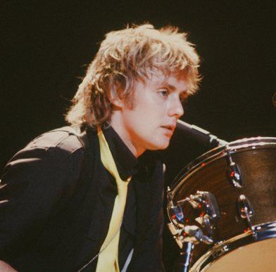 crazybulsara's tweet photo. •Un 26 de julio pero del año 1949, en King’s Lynn, nacía Roger Taylor.
Un talentoso baterista, con una gran voz. Parte crucial de Queen.

Una joya infravalorada 💎✨ https://t.co/77rbmgz7Sn