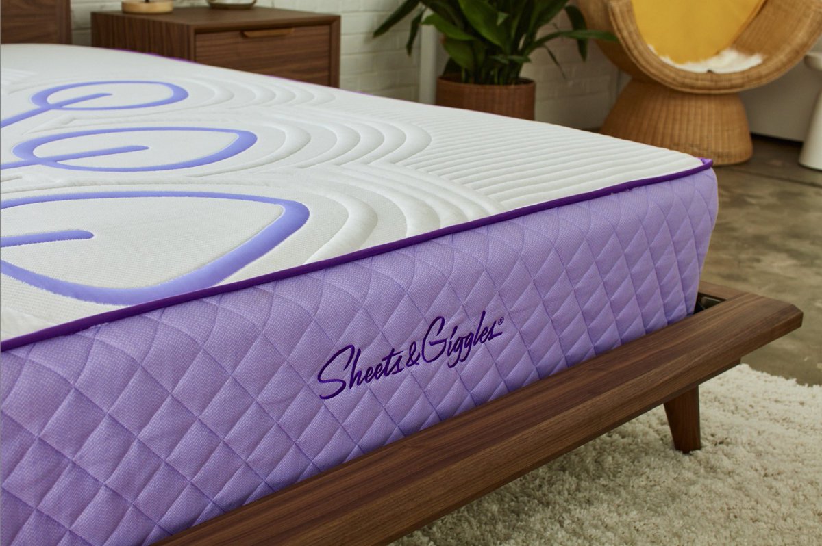 SheetsGiggles's tweet photo. 🚨 $1800 S&amp;G Mattress Giveaway! 🚨

We shipped our first 20 Shiggles Mattresses this weekend, and you can get one too!

Enter to win a free sustainable mattress ⤵️

Just:

1) Like &amp; RT this
2) Follow @SheetsGiggles
3) Tag 2 friends in a reply below!

Winner announced tomorrow! 🎉 https://t.co/n2aYsta4pP