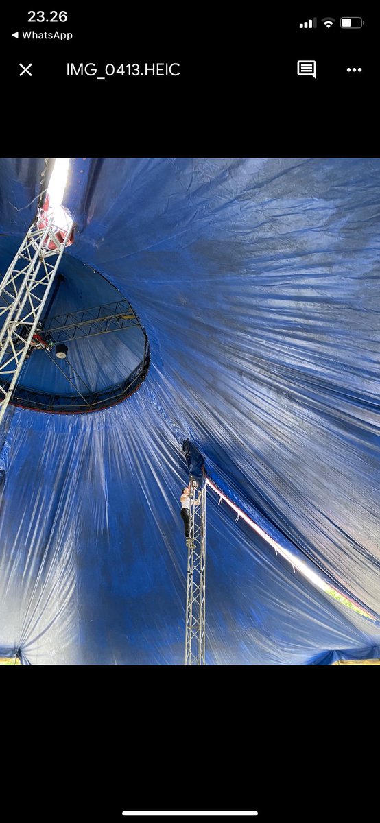 Taidetorille saapuva #saarnisirkus sai mahtavaa talkooapua Kuopiossa nyt asuvilta ukrainalaisilta. Teltta ei nimittäin ihan helpolla nouse, vaikka kurottimet ja tekniset välineet olivat käytössä! Kiitos #annapanenko kuvista ja avusta. <a href="/Anyaproductions/">Anya Productions</a> <a href="/Kuopionkaupunki/">Kuopion kaupunki</a> <a href="/anjalappi/">Anja Lappi</a>