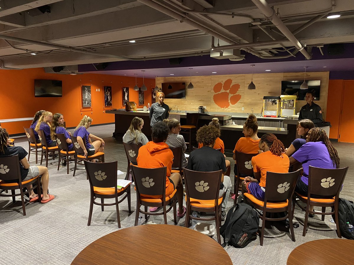 🚨TESTIMONY TUESDAY🚨 Thank you <a href="/toriniemann/">Tori Niemann Lukens</a> for the kind words!! 

We appreciate your <a href="/ClemsonTigers/">Clemson Athletics</a> student-athletes for engaging in difficult conversations around sexual harassment and the power of language. Way to get better! #HuddleUp #JointheHuddle #GBV #ClemsonTigers