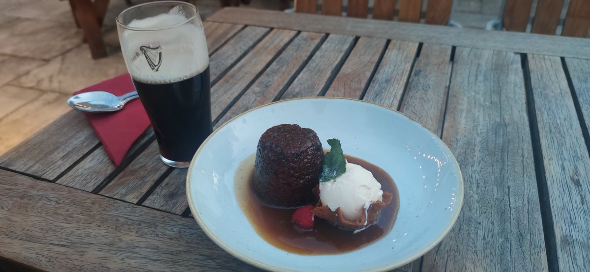 @shamrocknroll67 @HjoerdisHH @kleinertod @Kilchomanwhisky @SPSouthEndScum @PlueschFan @januarydevil666 @Nighttears69 @skampr @troeti08 @audiophotoholic @WhiskeyCat1324 @fiat_morales Guinness sticky toffee pudding, toffee sauce, brandysnap, vanilla ice cream.
Your turn!