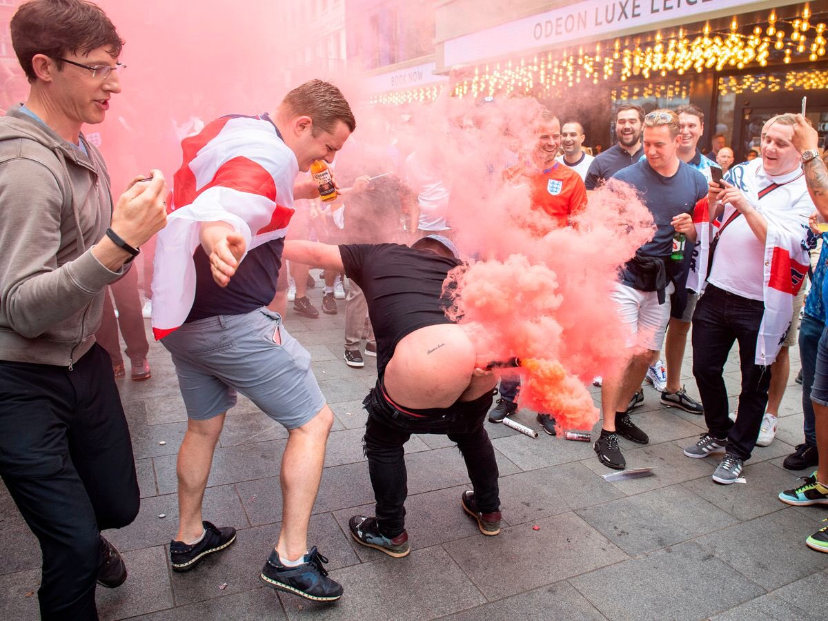 AdamShortman86's tweet photo. Everyone looking forward to seeing bum flare man again come the weekend? https://t.co/HzpZtY4Nlj