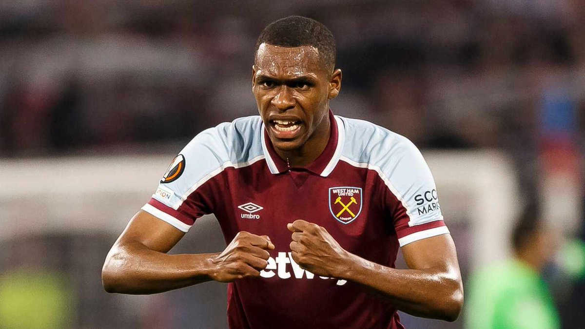 TransferNewsCen's tweet image. West Ham have rejected Fulham’s £14.8m bid for centre-back Issa Diop. (L'Equipe)