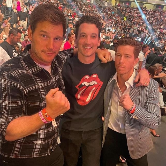 1067Litefm's tweet photo. #ChrisPratt, #MilesTeller, &amp; #ShaunWhite all in one picture?! Our hearts can’t handle it!! 😍 https://t.co/ux1v17X6p5