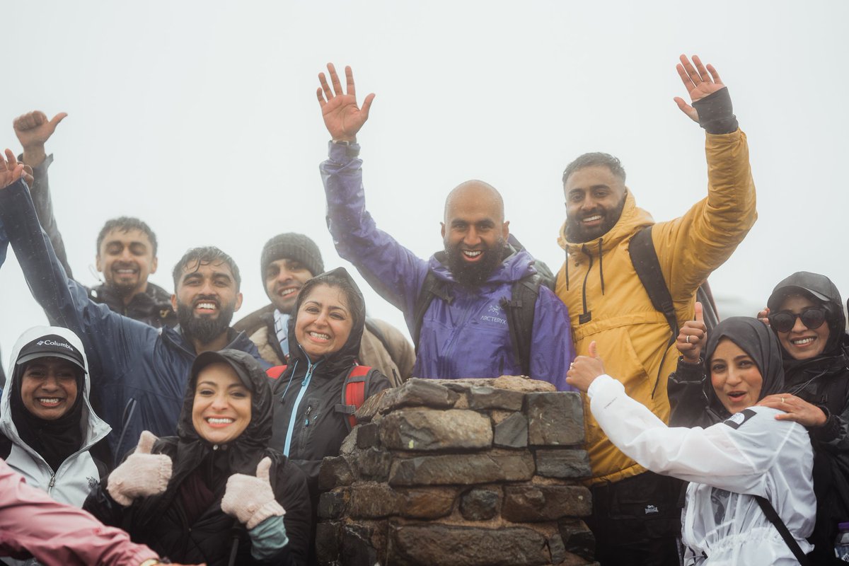 Muslim_Hikers's tweet photo. Just a few of our favour snaps from an incredible day up Scafell Pike.

We had 150 people sign up for this one and despite the difficult weather, we carried our smiles all the way 😀⛰

Massive thanks to @jackwolfskin for sponsoring our hike 👋

📸 @ryanlomasphoto https://t.co/JE2qiqOCW7